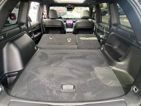 Used 2025 Jeep Grand Cherokee Limited w/ Luxury Tech Group II image 29