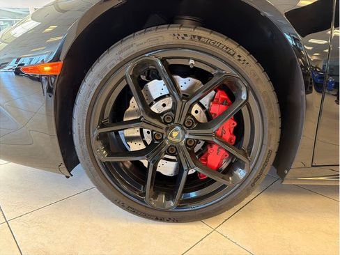 Used 2019 Lamborghini Huracan LP 580-2 RWD image 37