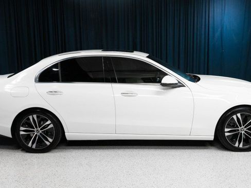 Certified 2022 Mercedes-Benz C 300 Sedan image 4