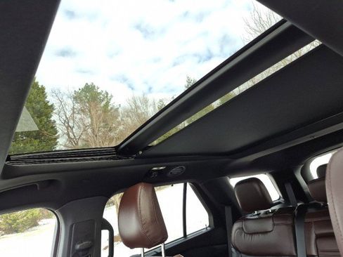 Used 2023 Ford Explorer Platinum image 31