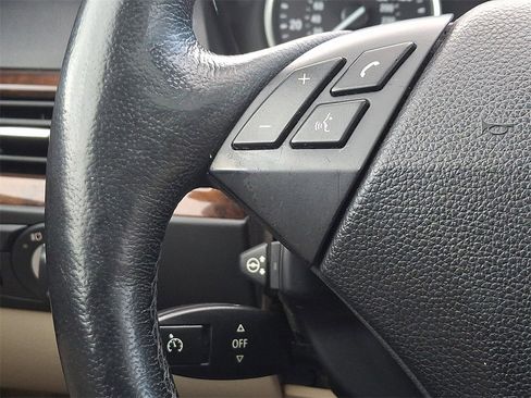 Used 2010 BMW 528i xDrive Sedan image 19