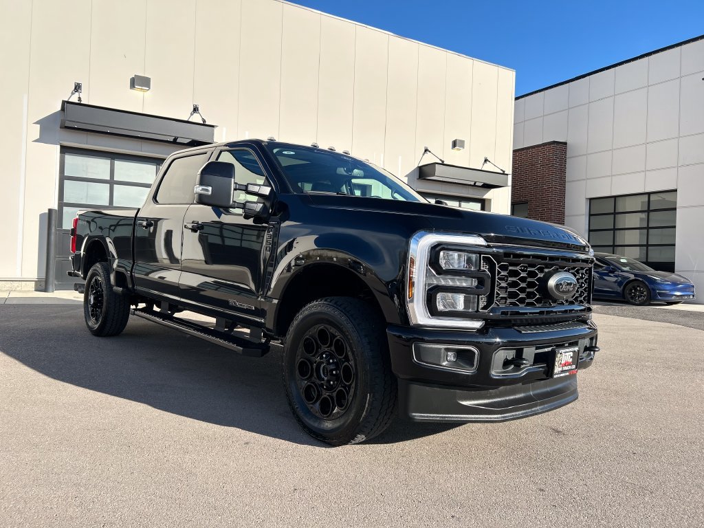 Used 2026 Ford F350 Lariat w/ Black Appearance Package AWD/4WD image 1