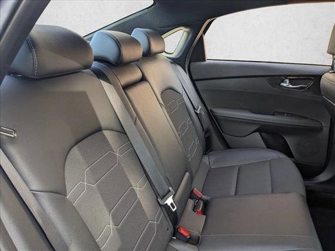 Used 2024 Kia Forte GT-Line image 20