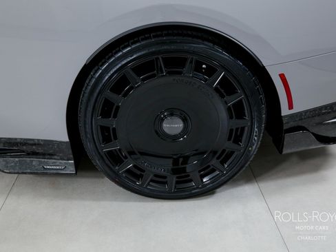 Used 2025 Rolls-Royce Spectre Black Badge w/ Spectre Enhancement Package image 35