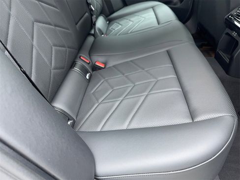 Used 2025 BMW 530i image 48