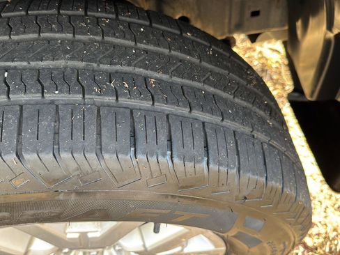 Used 2022 Nissan Frontier SV image 36