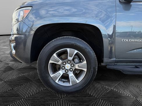 Used 2017 Chevrolet Colorado Z71 AWD/4WD image 14