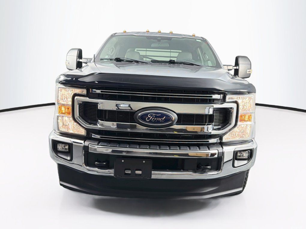 Used 2022 Ford F350 XLT AWD/4WD image 2