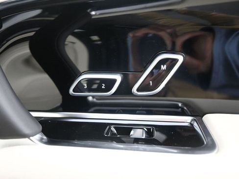 New 2025 Land Rover Range Rover SE image 10