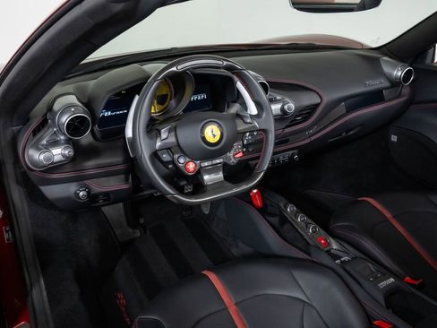 Used 2023 Ferrari F8 Spider image 4
