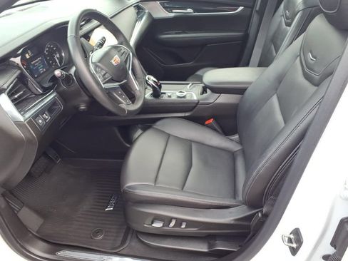 Used 2023 Cadillac XT5 Premium Luxury w/ LPO, Floor Liner Package AWD/4WD image 9
