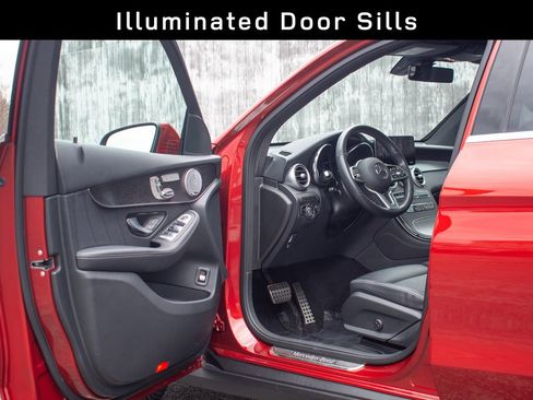 Used 2020 Mercedes-Benz GLC 300 4MATIC image 11