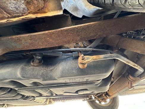 Used 2005 Chrysler Town & Country Touring w/ Leather Interior Group FWD image 17