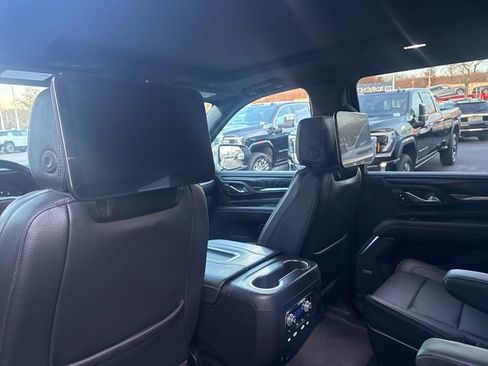 Used 2024 GMC Yukon XL Denali w/ Denali Reserve Package image 24