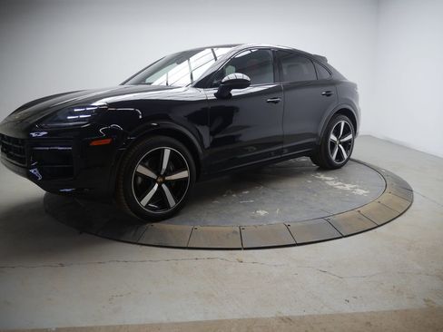 Certified 2026 Porsche Cayenne Coupe AWD/4WD image 1