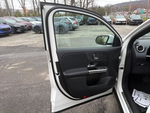 Used 2023 Mercedes-Benz GLA 250 4MATIC image 18