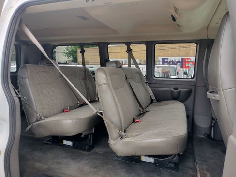 Used 2017 Chevrolet Express 2500 LS image 33