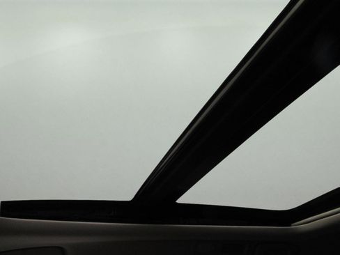 Used 2022 Nissan Pathfinder SL w/ SL Premium Package image 32