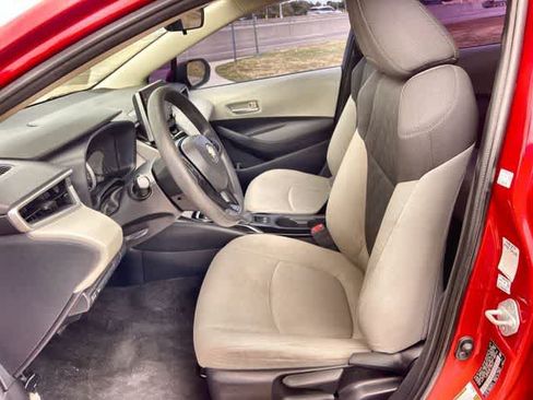Used 2020 Toyota Corolla LE FWD image 11