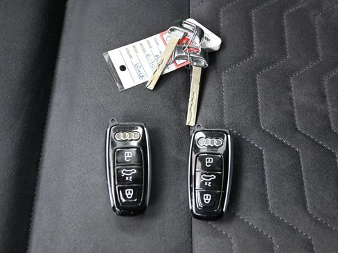Used 2024 Audi e-tron GT Premium Plus AWD/4WD image 23