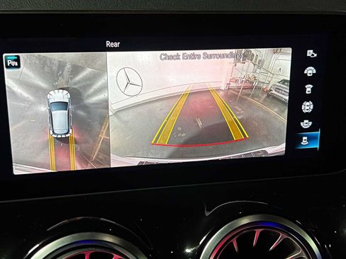 Certified 2021 Mercedes-Benz GLA 250 4MATIC image 41