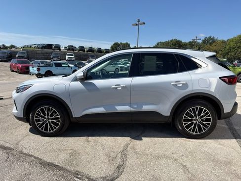 Used 2025 Ford Escape SE FWD image 4