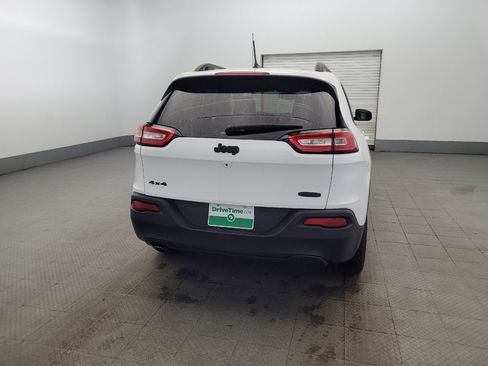 Used 2015 Jeep Cherokee Latitude w/ Cold Weather Group image 7