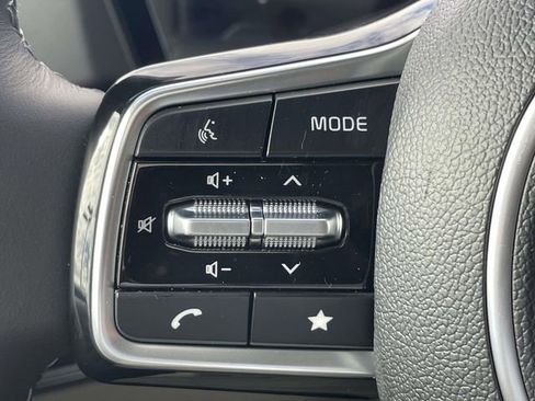 Certified 2026 Kia Carnival image 32