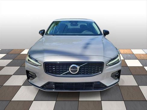 Used 2024 Volvo S60 B5 Core FWD image 2