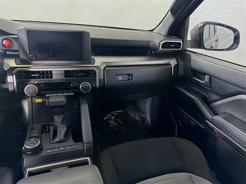 Used 2025 Toyota 4Runner TRD Off-Road image 19