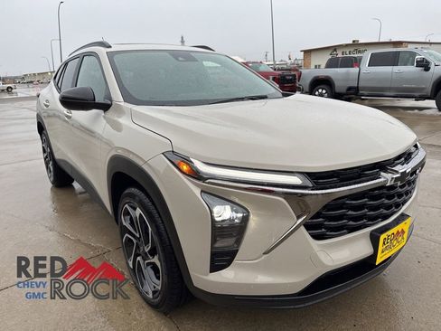 New 2026 Chevrolet Trax RS w/ Sunroof Package image 3