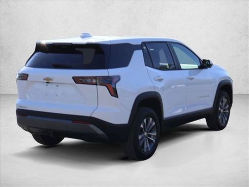 New 2026 Chevrolet Equinox LT w/ Convenience Package II FWD image 2