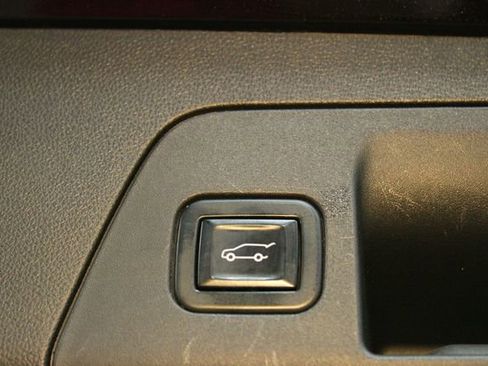 Used 2022 Buick Envision Avenir w/ Technology Package II FWD image 18