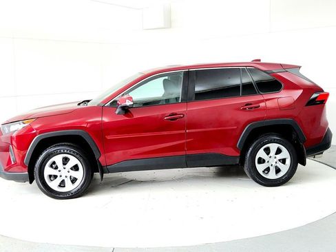 Certified 2022 Toyota RAV4 LE AWD/4WD image 3