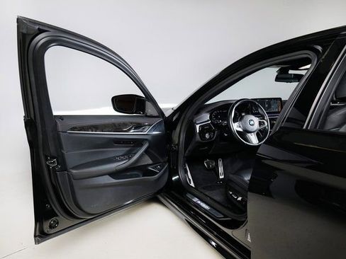 Used 2023 BMW M550i xDrive M550i xDrive w/ Executive Package image 28