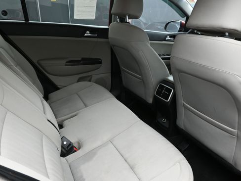 Used 2022 Kia Sportage LX image 25