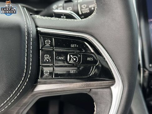 Used 2023 Jeep Grand Cherokee Overland AWD/4WD image 22