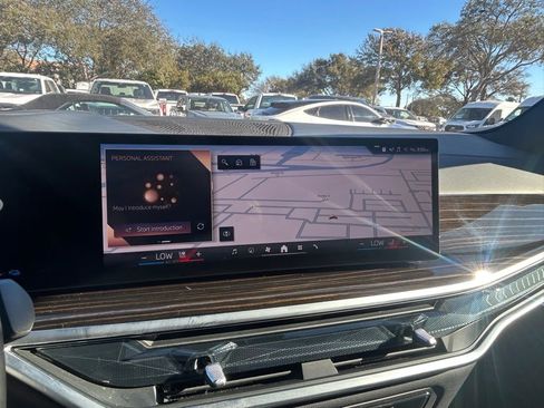 Used 2025 BMW X5 xDrive50e image 12