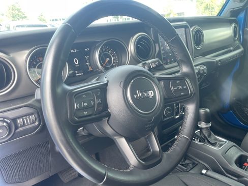 Used 2022 Jeep Wrangler Unlimited Sport AWD/4WD image 17