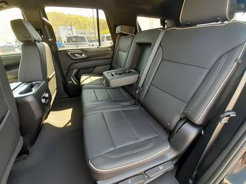 Used 2024 GMC Yukon SLT AWD/4WD image 39