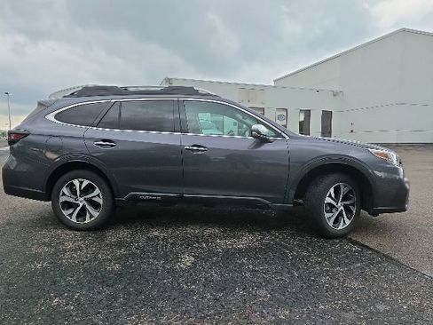 Used 2020 Subaru Outback Touring w/ Tech Package 2 AWD/4WD image 2