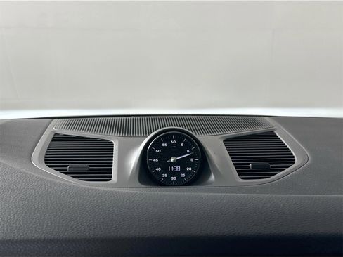 Certified 2025 Porsche Cayenne Coupe image 25