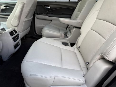 Used 2021 Honda Pilot Elite image 18