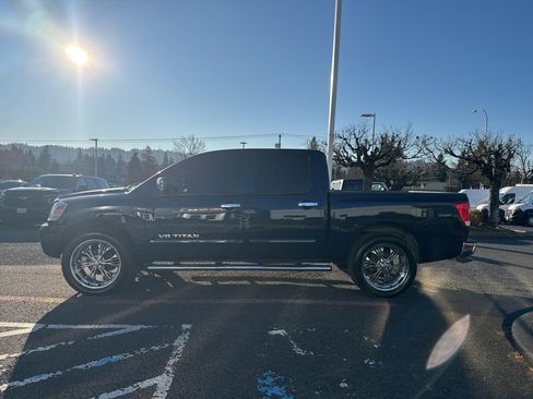 Used 2007 Nissan Titan SE w/ Chrome Pkg W/Pwr Bench image 4