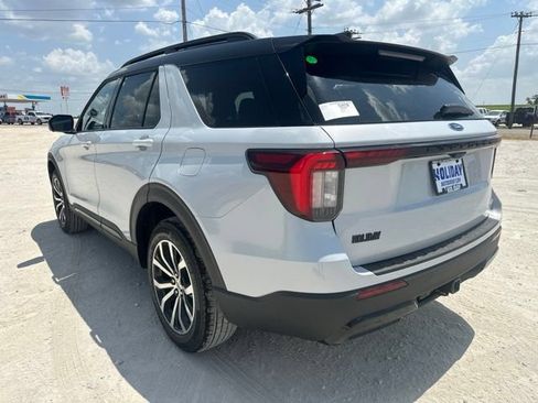 New 2026 Ford Explorer ST-Line AWD/4WD image 4