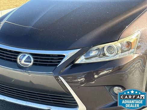 Used 2015 Lexus CT 200h image 10