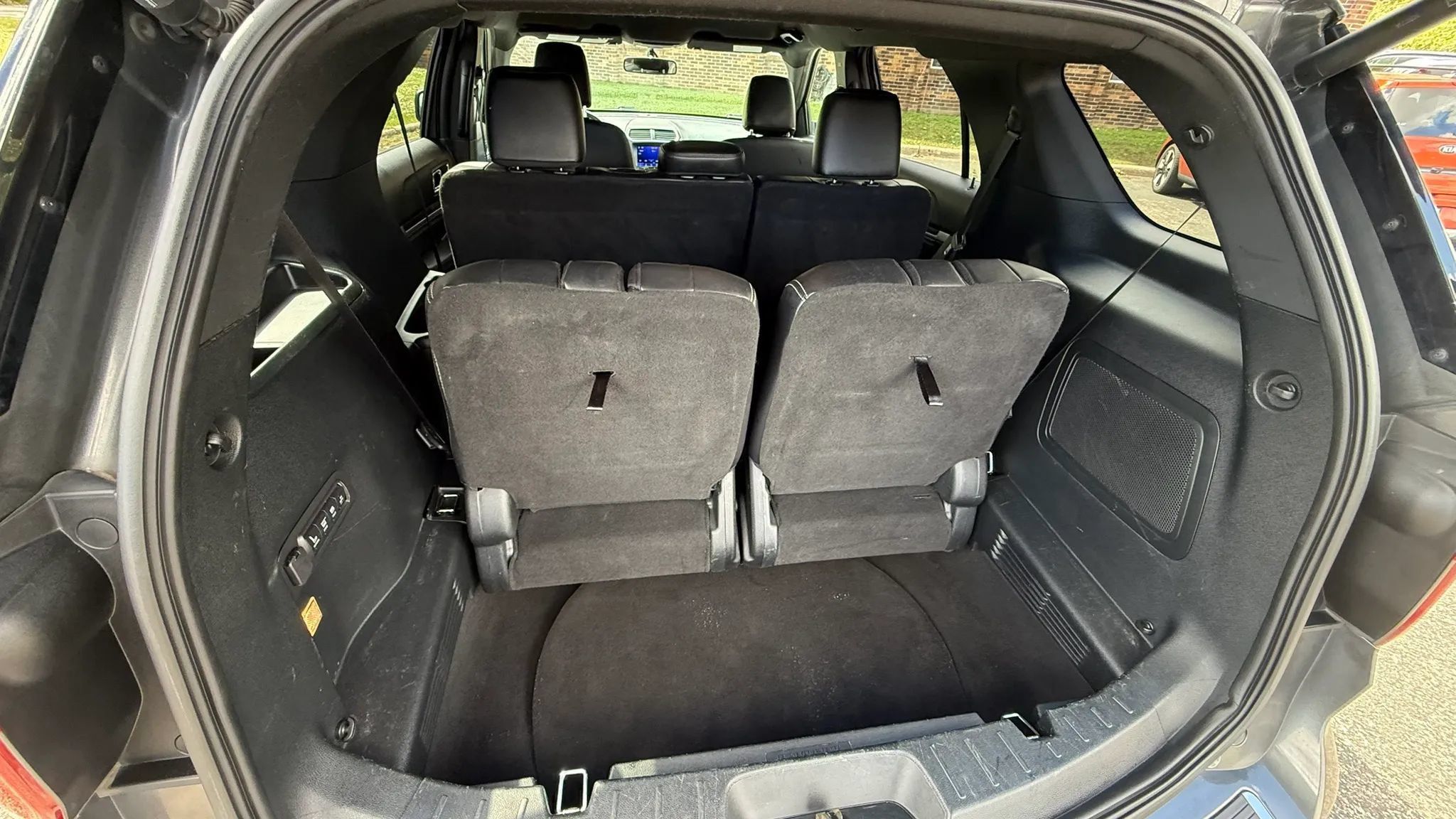 Used 2019 Ford Explorer Limited w/ Class III Trailer Tow Package AWD/4WD image 35