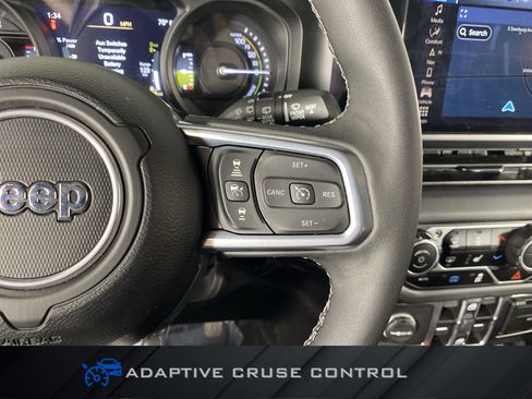 Used 2025 Jeep Wrangler Unlimited Sahara AWD/4WD image 25