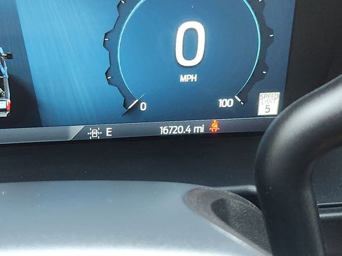 Used 2024 Ford F350 Platinum image 25