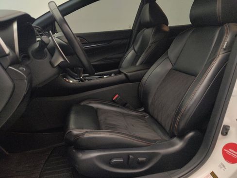 Used 2019 Nissan Maxima SR w/ Sport Mat Group FWD image 17